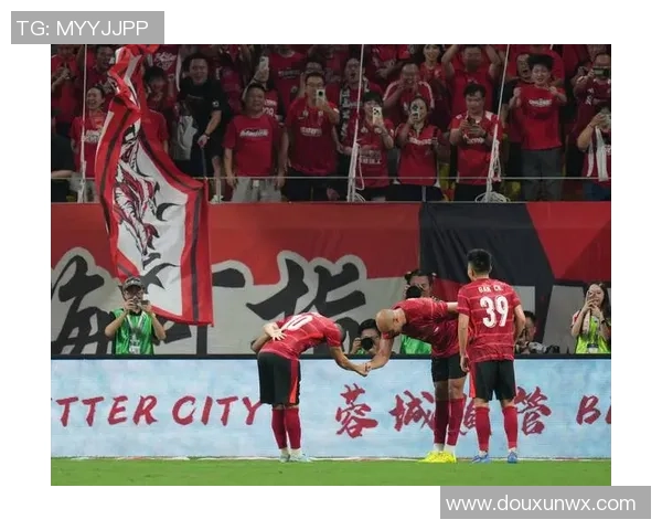 赛后分析:成都足球队与西安足球队的战术配合与表现总结