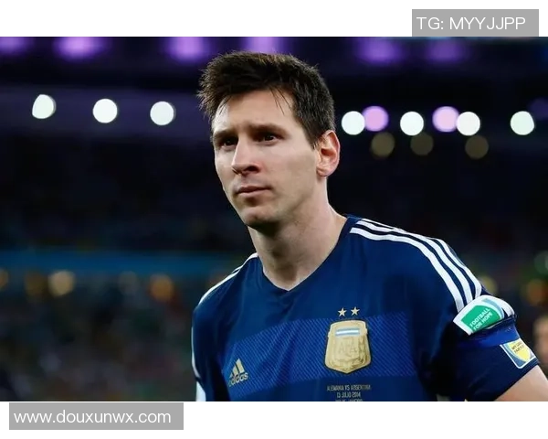 黑色皮肤的足球明星们如何在绿茵场上书写传奇与荣耀