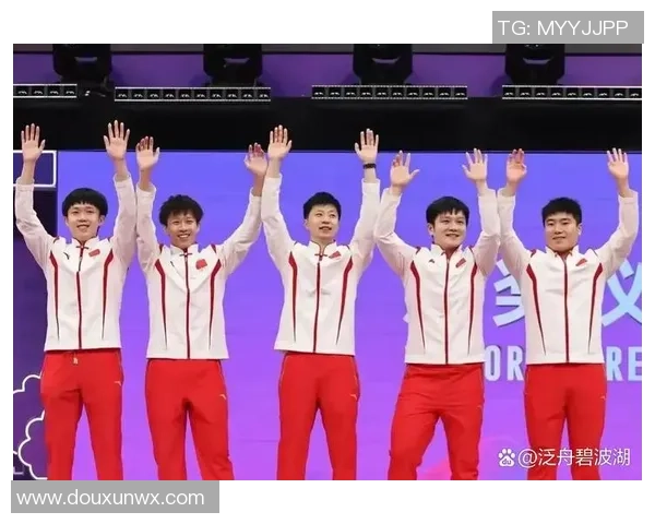 重庆篮球队的蜕变之路：从默默无闻到赛场辉煌的成长历程